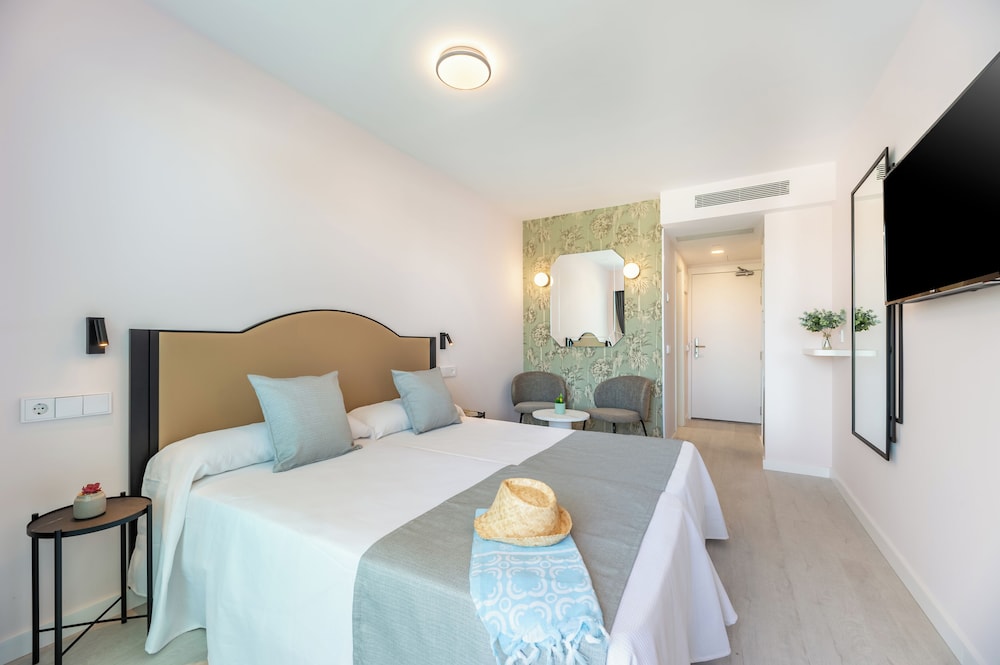 Twin Room Terrace 2 ad