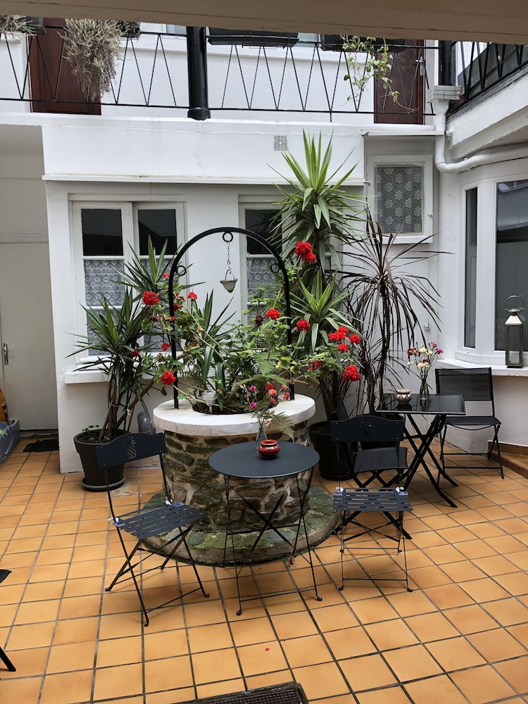 Hotel Moderna 33/50