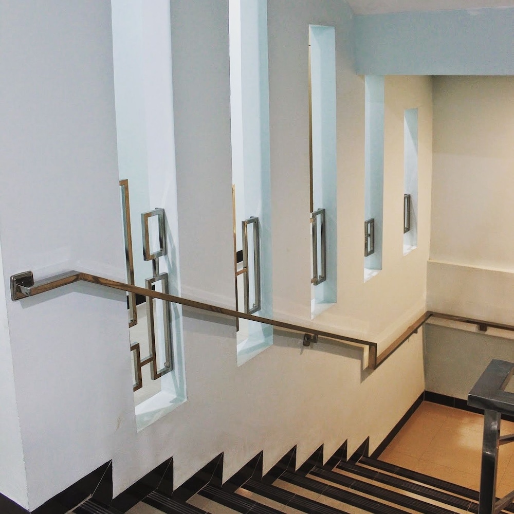 Amaliun Hotel 62/64