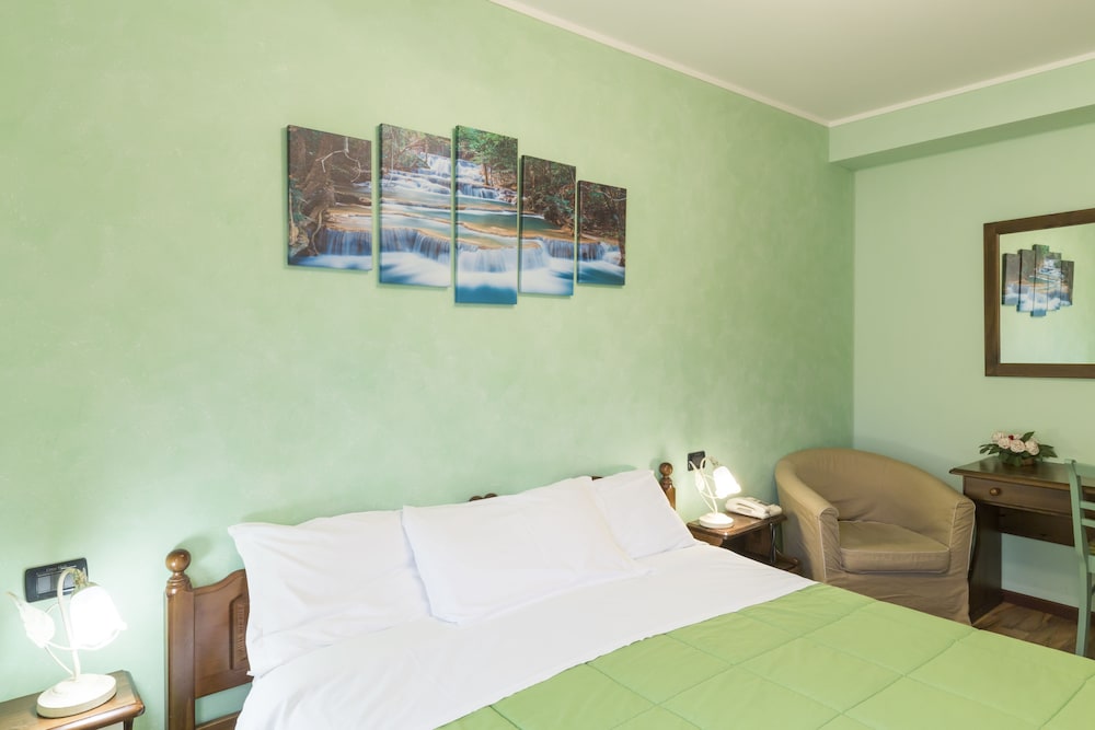 HOTEL CONCA VERDE 12/73