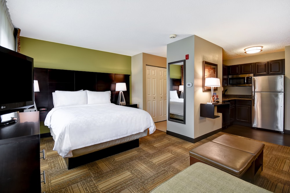 Staybridge Suites Grand Rapids-Kentwood 12/58