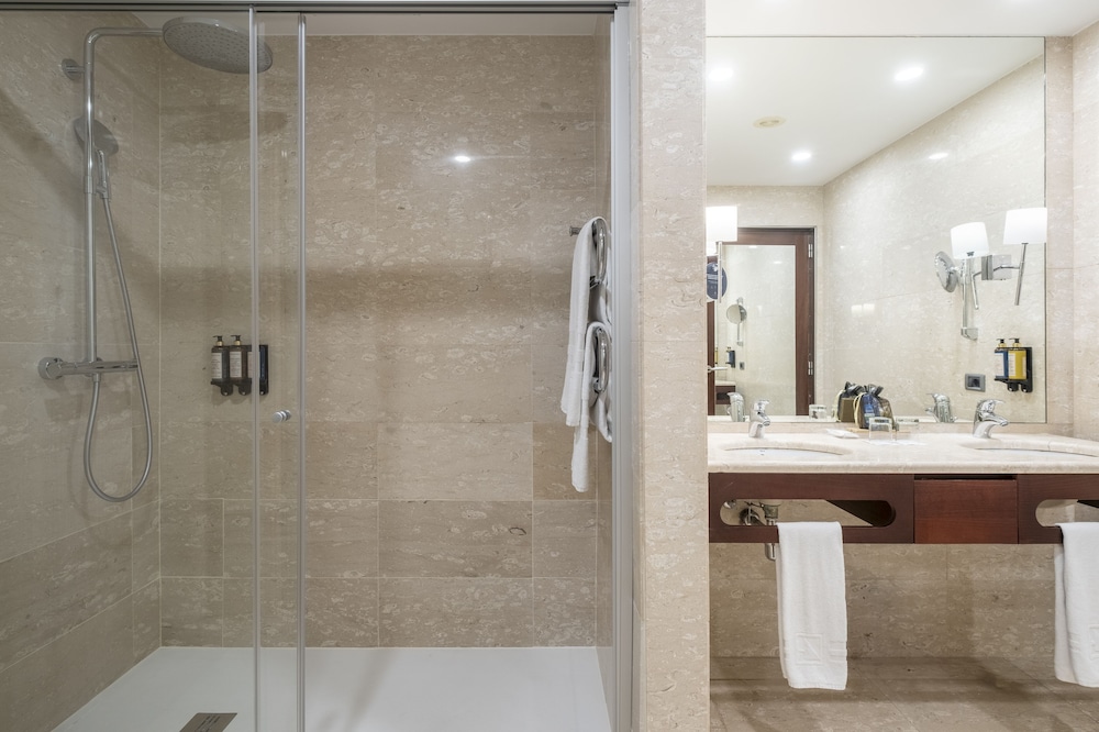 Eurostars Grand Marina 50/50