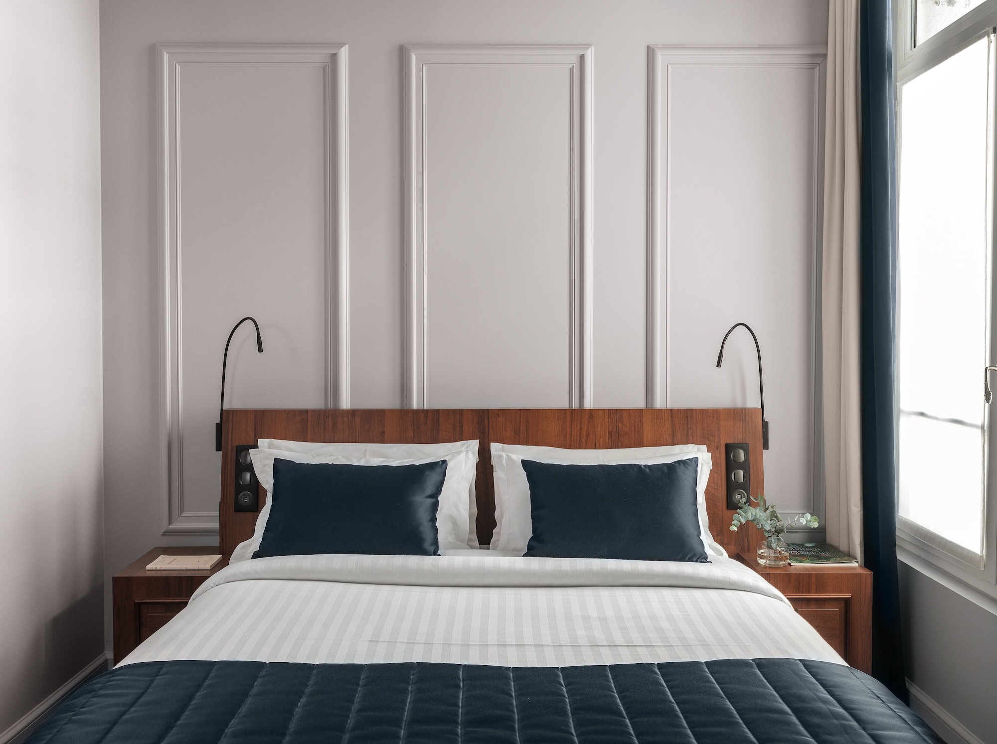 ROOM, QUEEN BED, ALCOVE