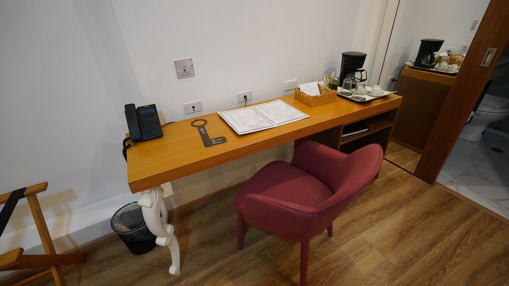 Adamas House Hotel 37/50
