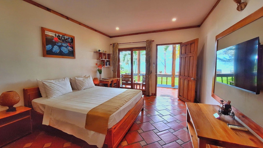 Ancarine Beach Resort 25/72