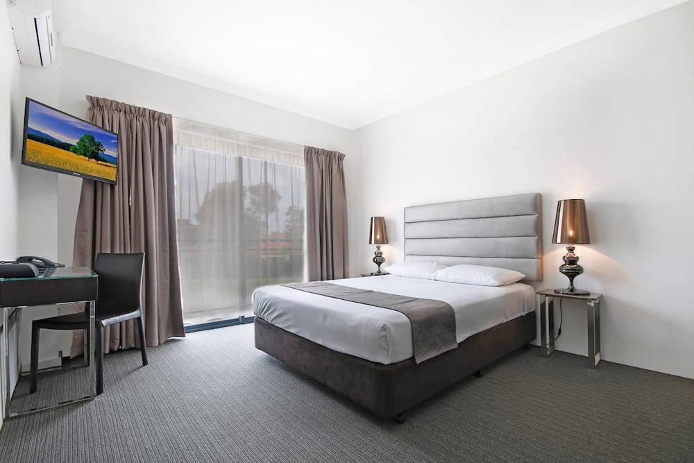 ValueSuites Penrith 34/60
