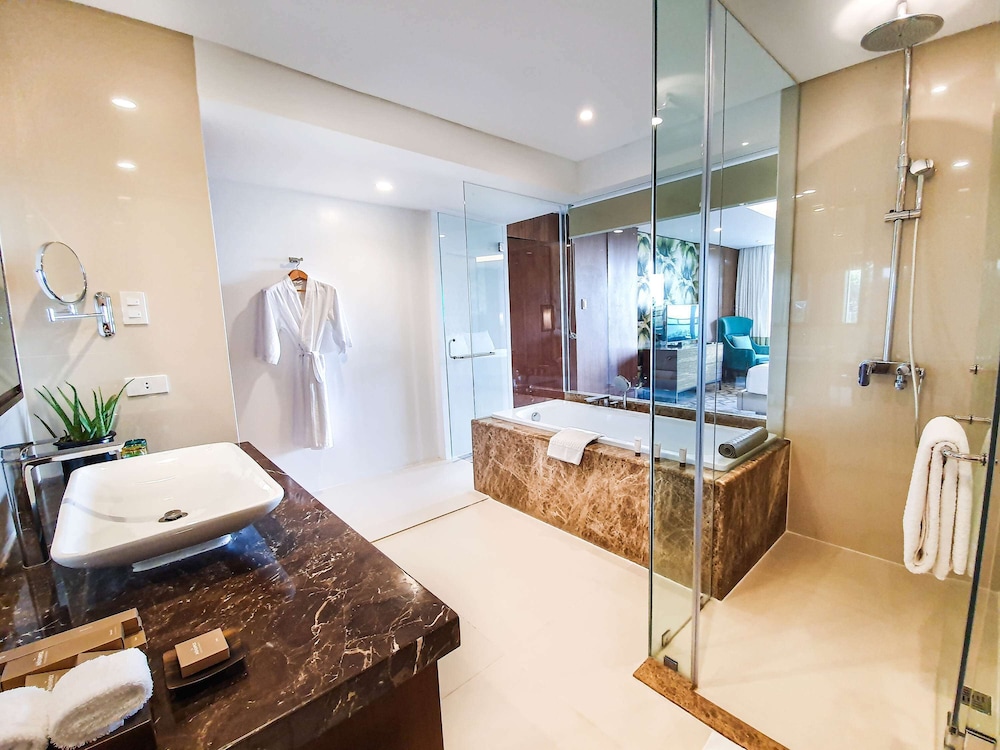 Movenpick Resort And Spa Boracay 32/70