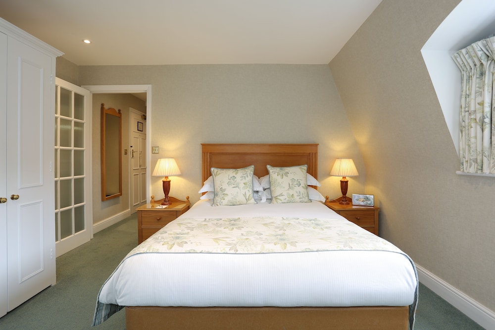 West Lodge Park Hotel 8/42