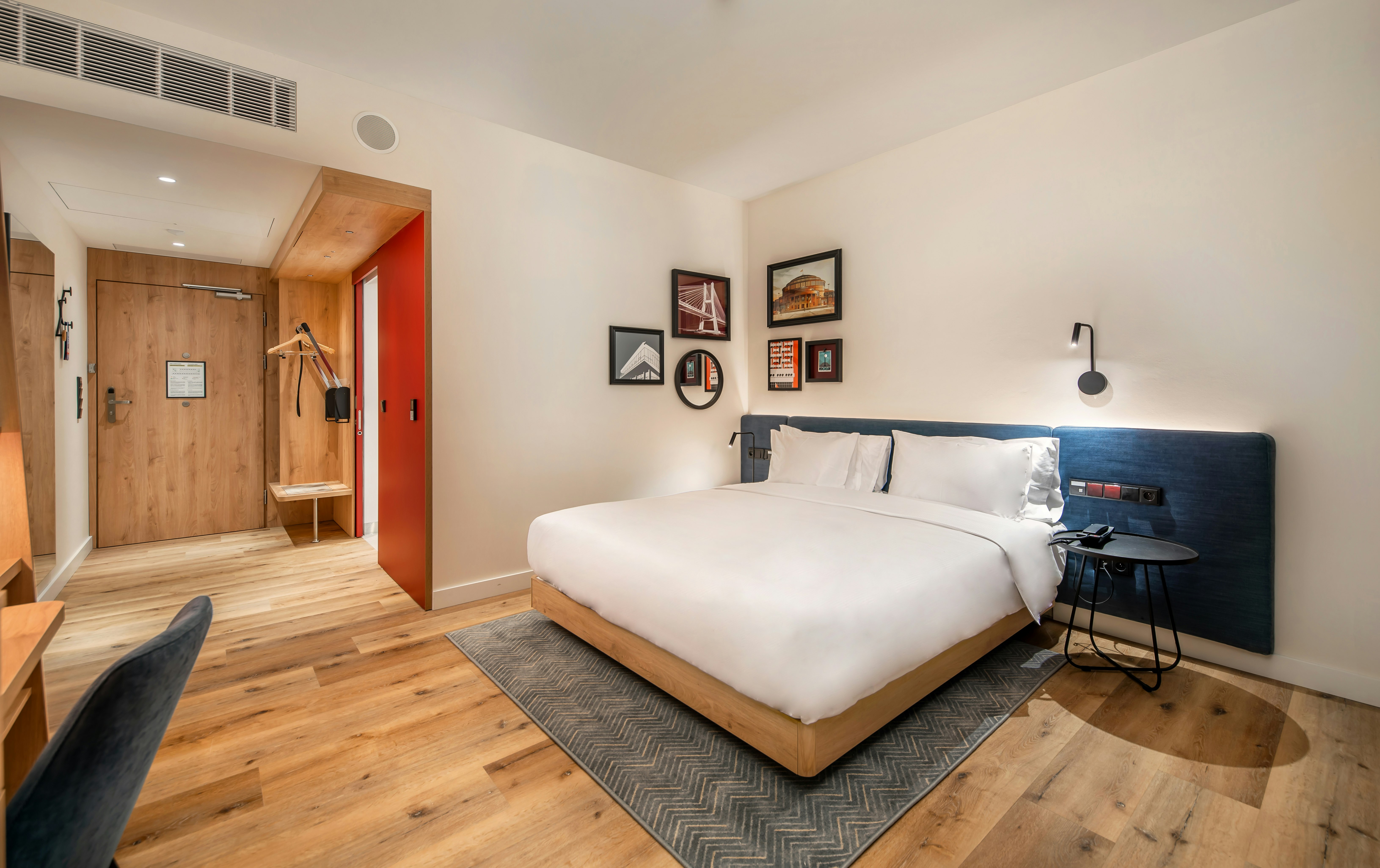 ROOM, KING BED, ACCESSIBLE