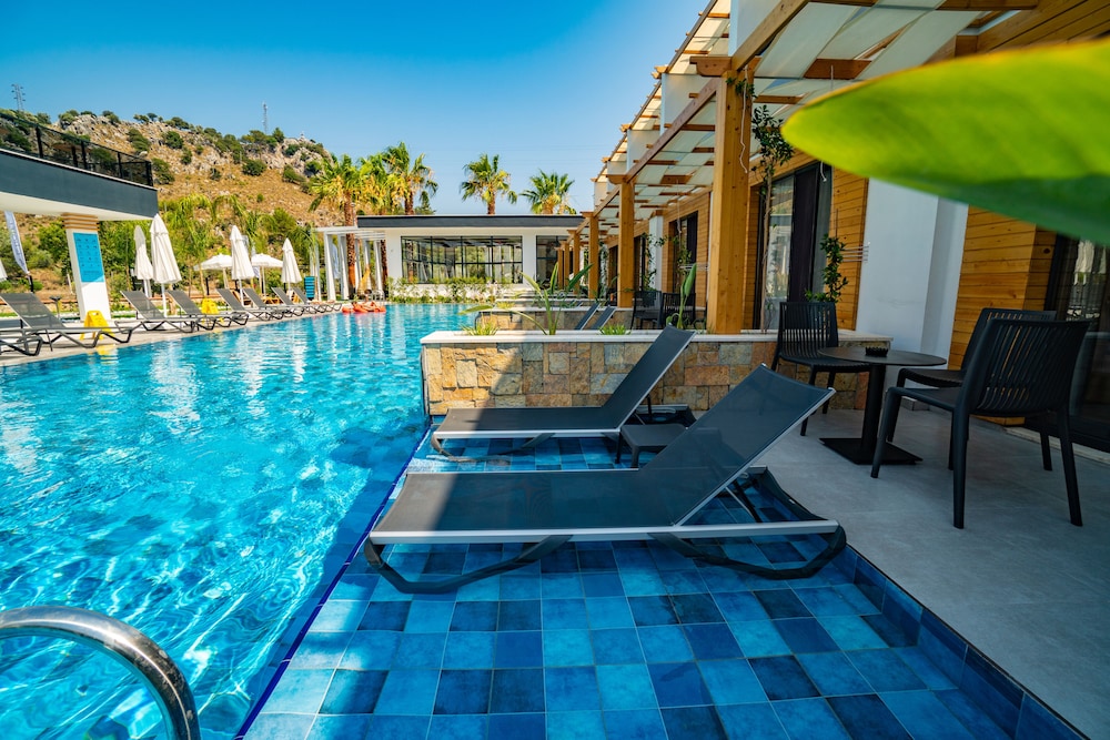 L HOTEL SARIGERME 27/48