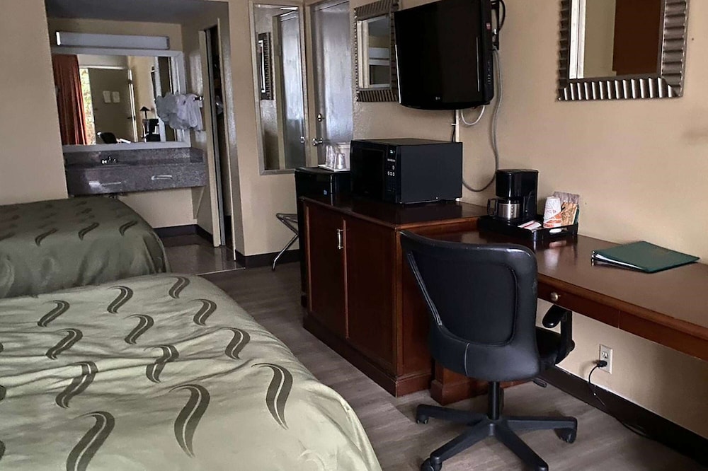 Ramada by Wyndham Rome Verona 45/47