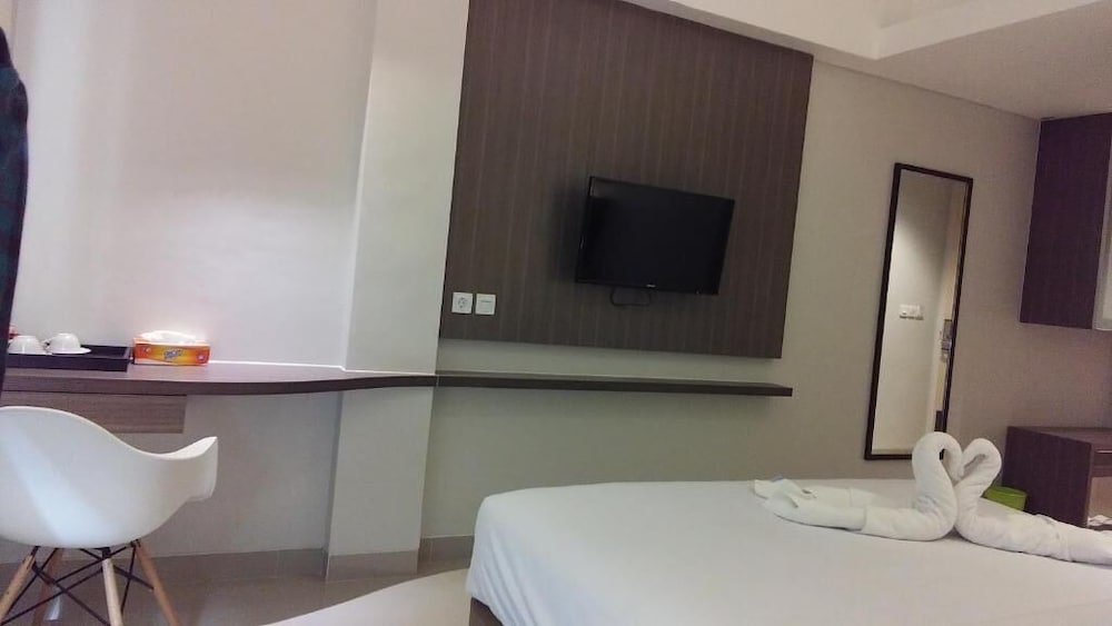 Emerald Hotel 21/59