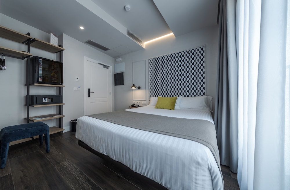 ECONOMY, SINGLE, LARGE SINGLE BED, CITY VIEW