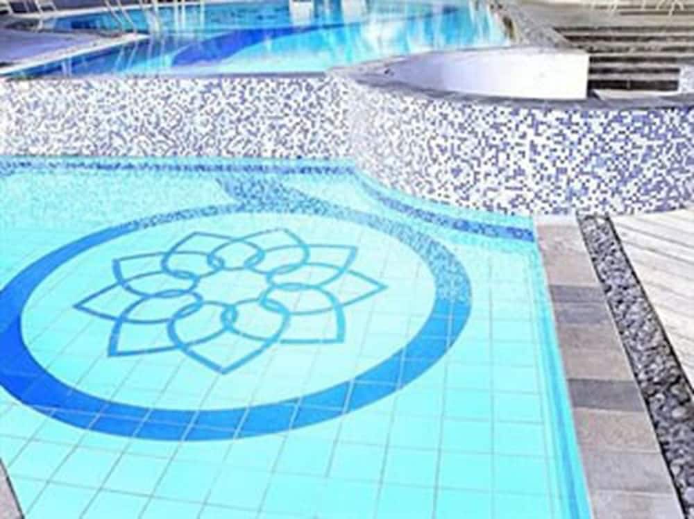 Golden Flower Hotel 29/49