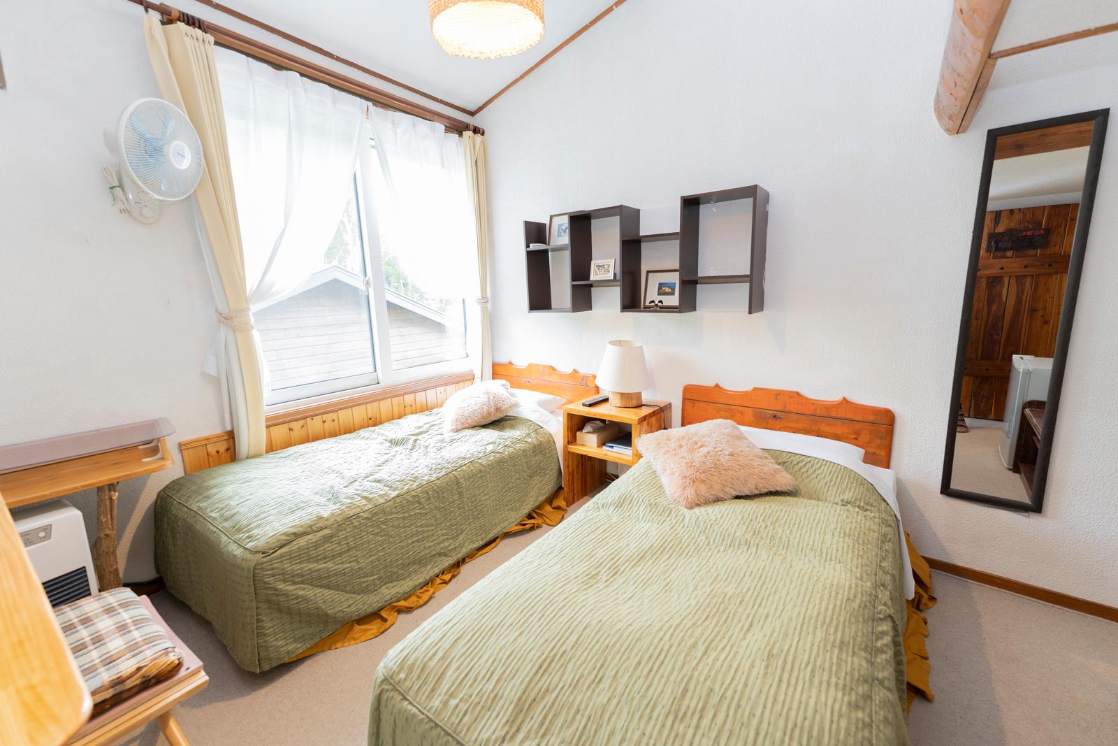 Standard, Twin Beds, Mountain View, Night View