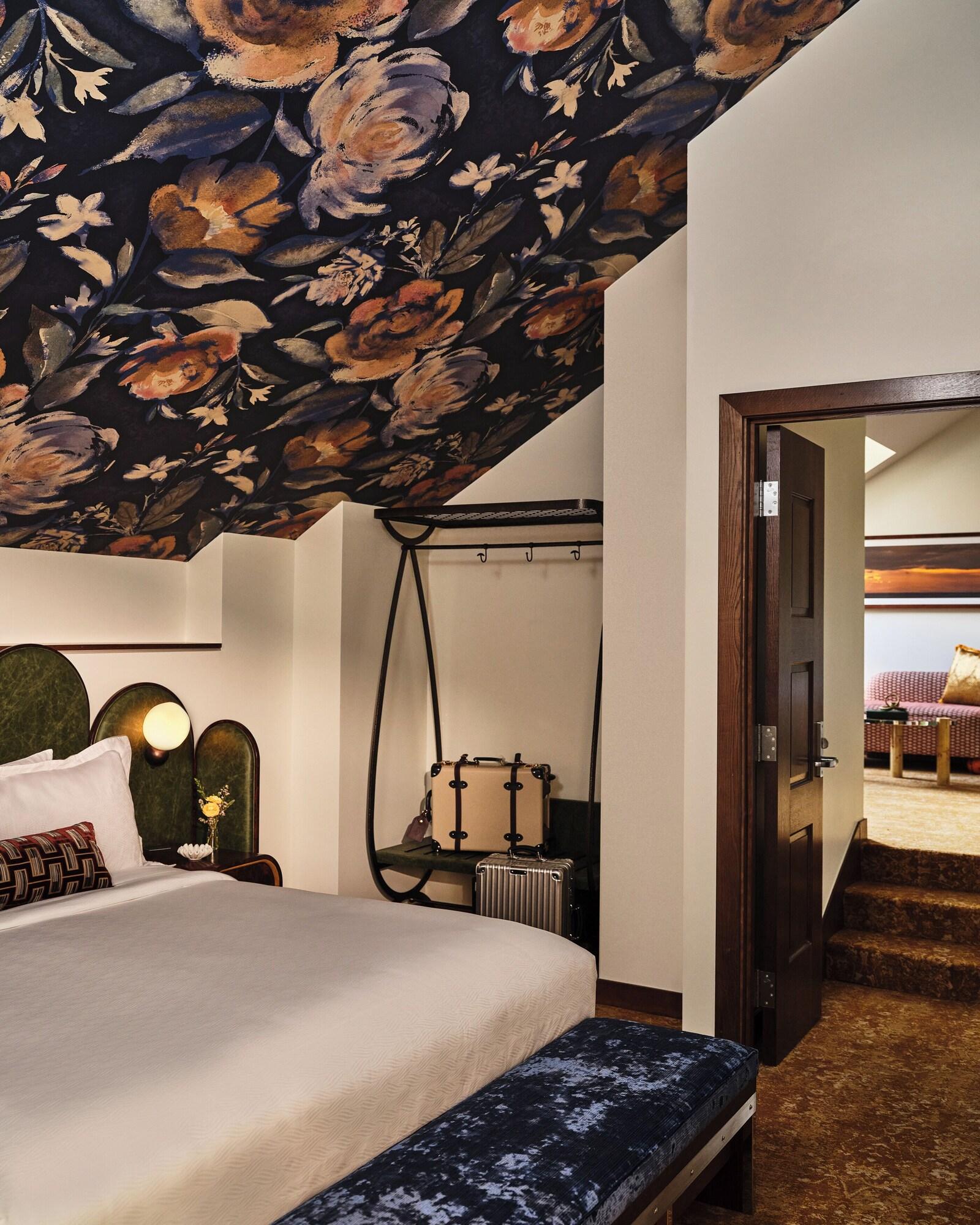 Lodge, Suite