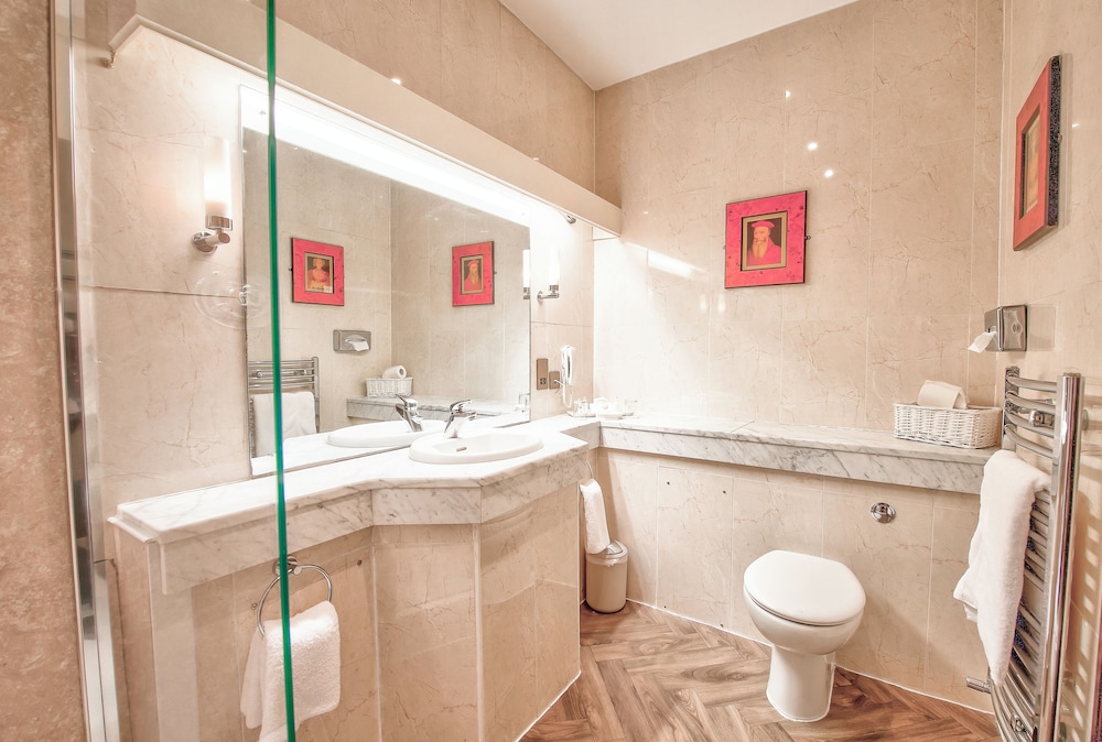 Suite, Queen Bed, the Tower