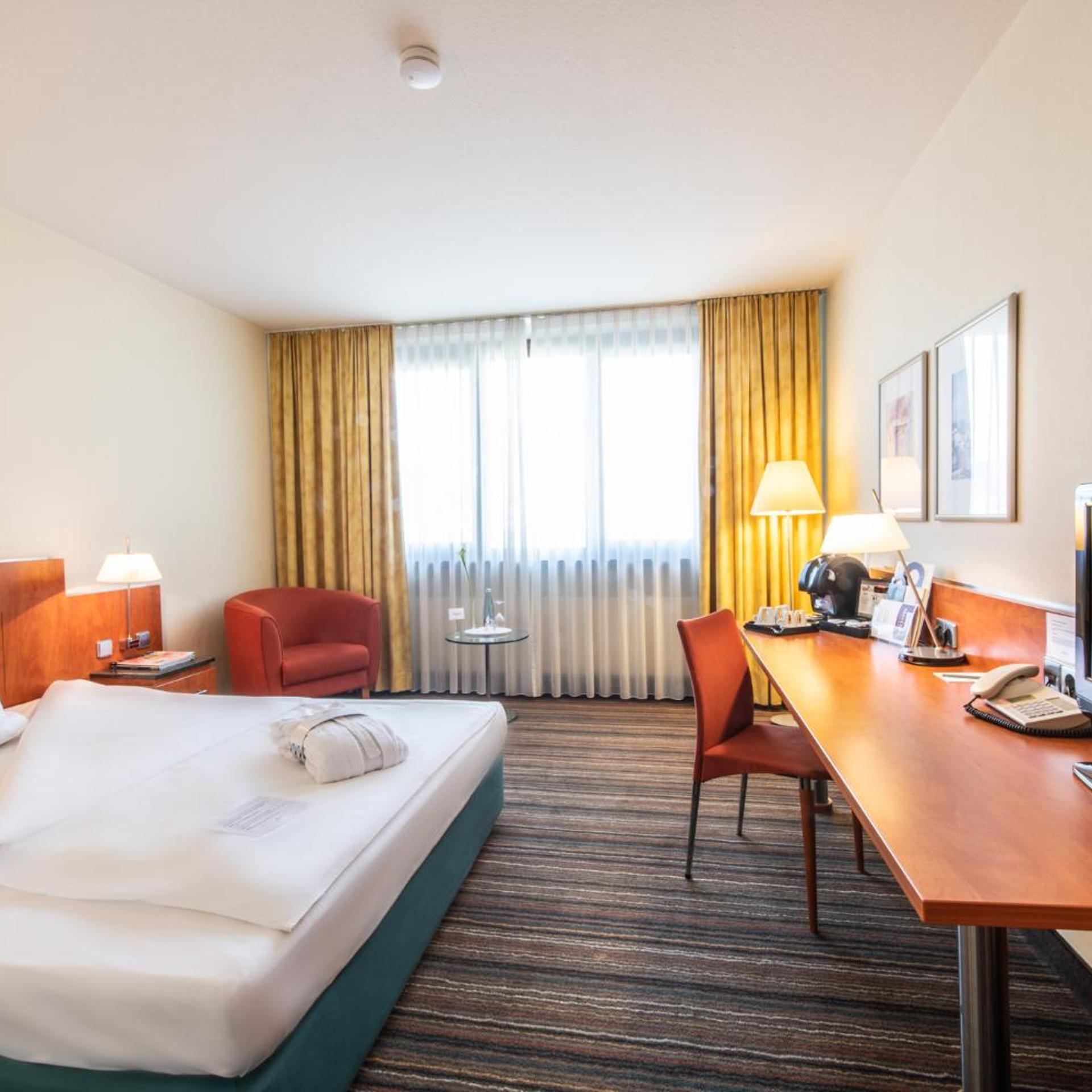 غرفة سوبيريور بسرير مزدوج بإطلالة على الفناء، Mercure Hotel Offenburg Am Messeplatz 3/8