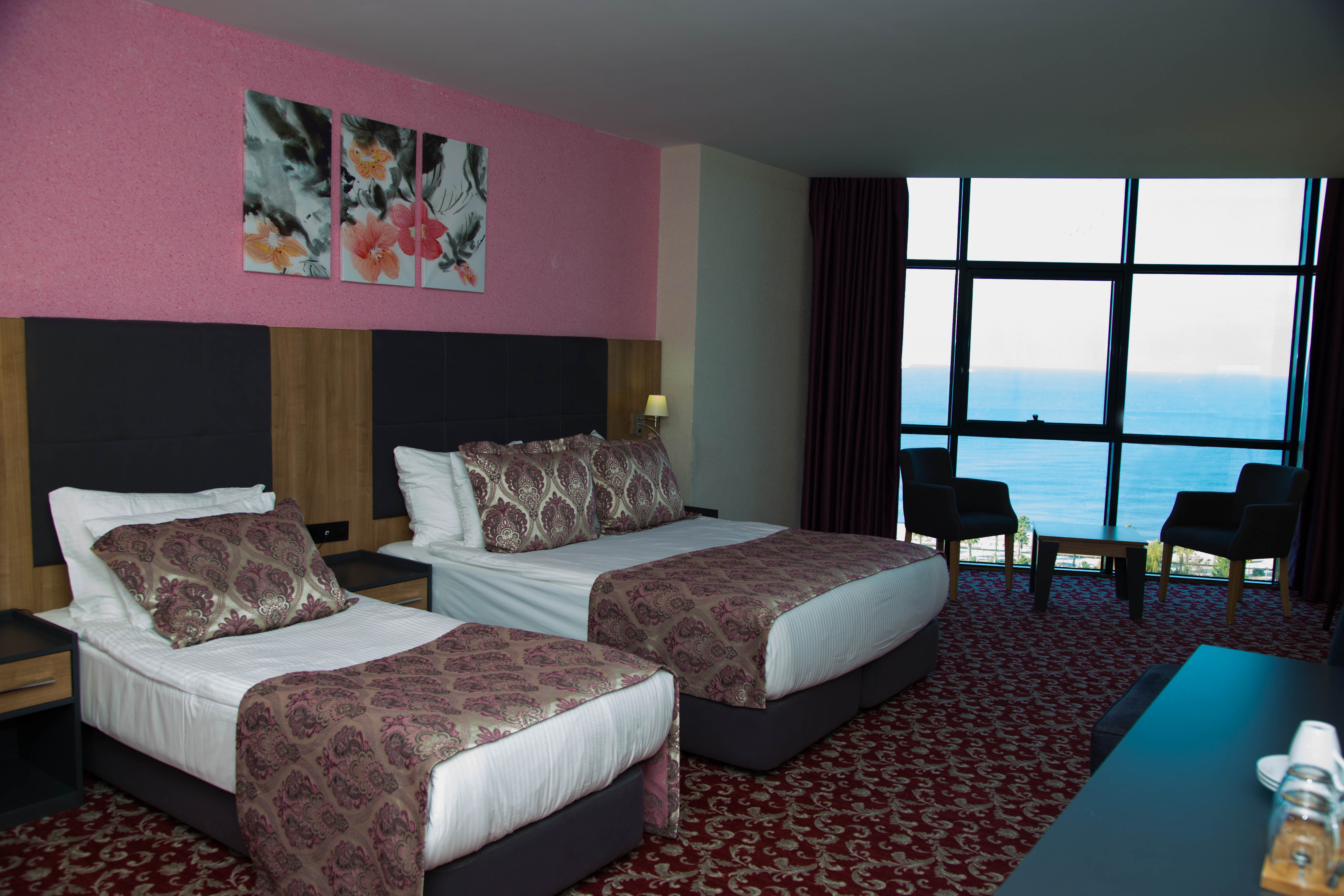 غرفة سوبيريور ثلاثية، Euphoria Batumi Convention And Casino Hotel 2/3