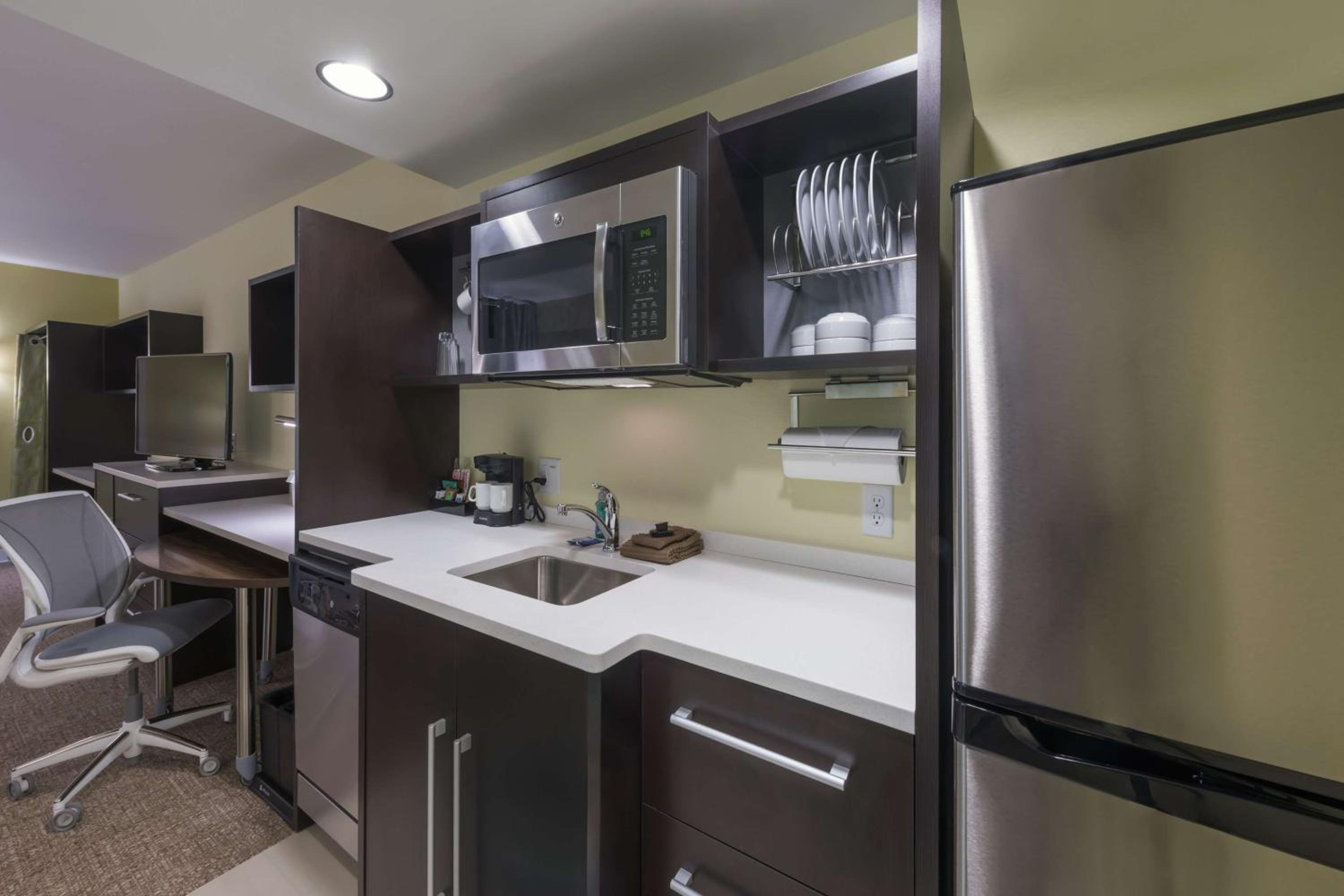 Studio, Queen Bed, Sofa, Accessible, Home2 Suites Kansas City Downtown 2/3