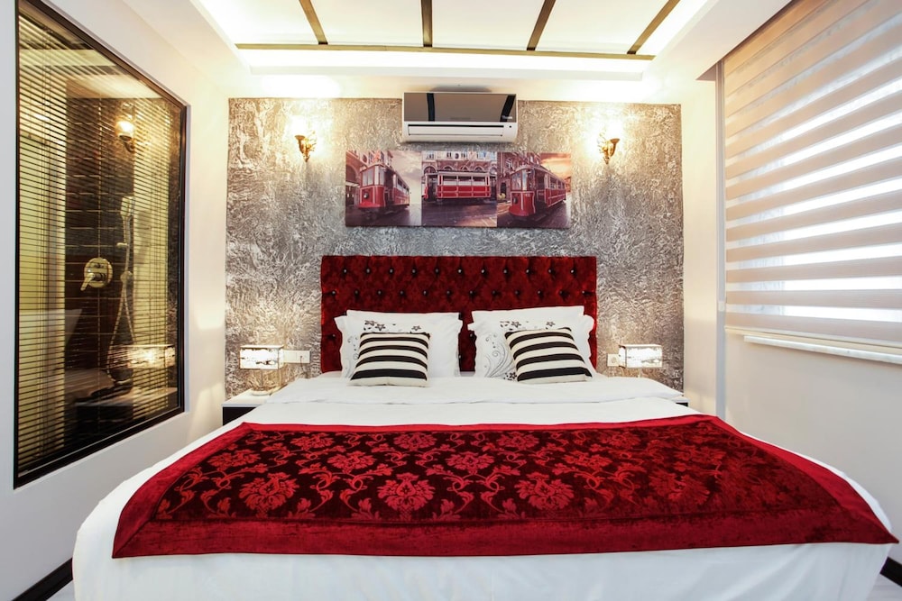 Taksim Doorway Suites - Adults Only 12/25