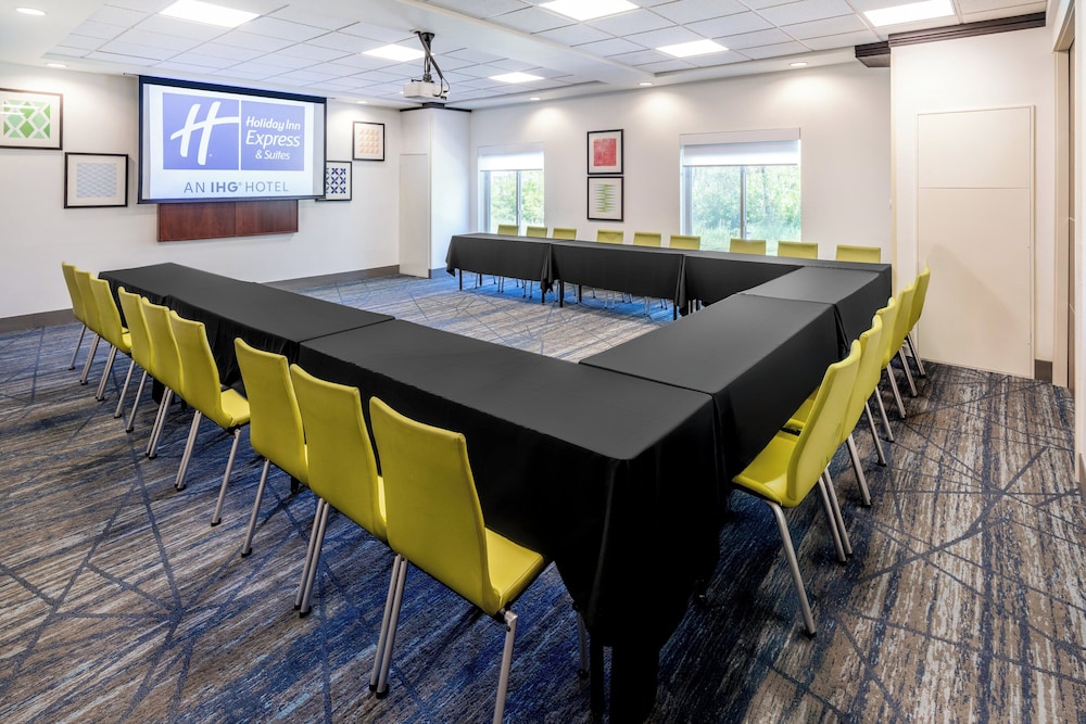 Holiday Inn Express Hotel And Suites Denver North Thornton 63/69