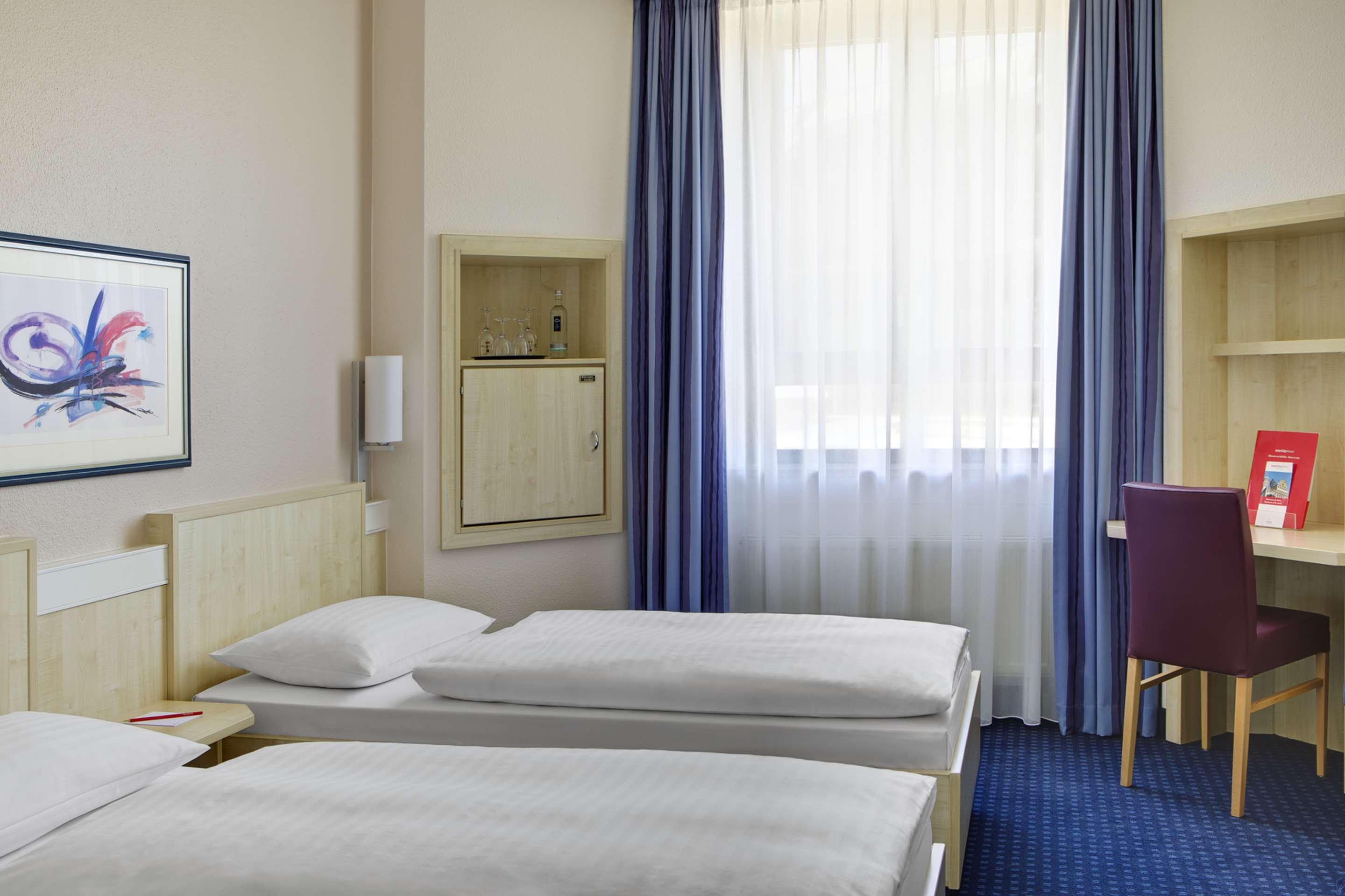 Standard, Twin Beds