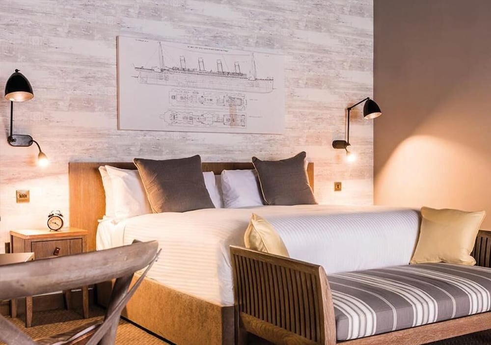 TITANIC HOTEL LIVERPOOL 33/38