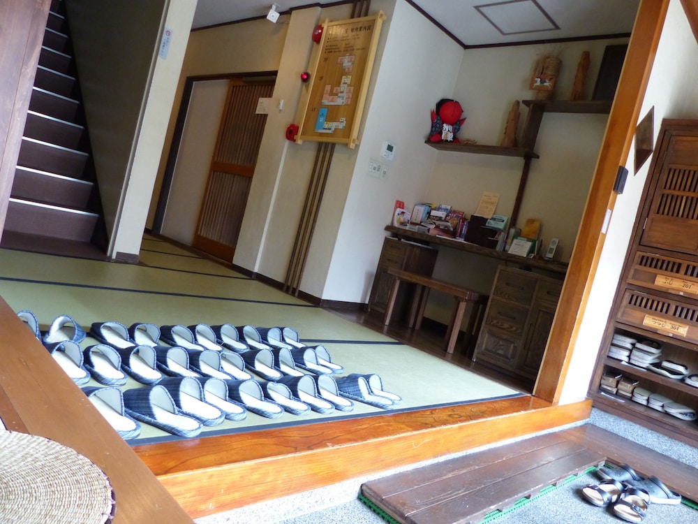 Minshuku Kuwataniya 9/50