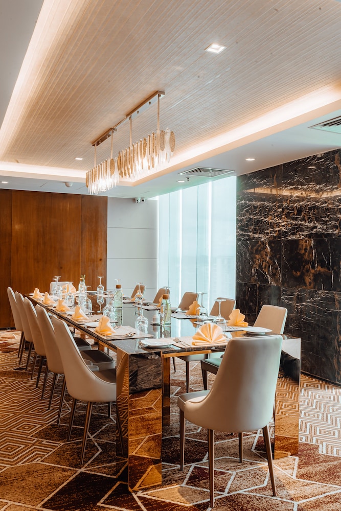 THE PENINSULA CHITTAGONG 58/60