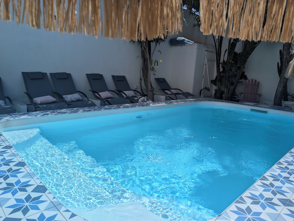 Hotel Mademoiselle 30/50
