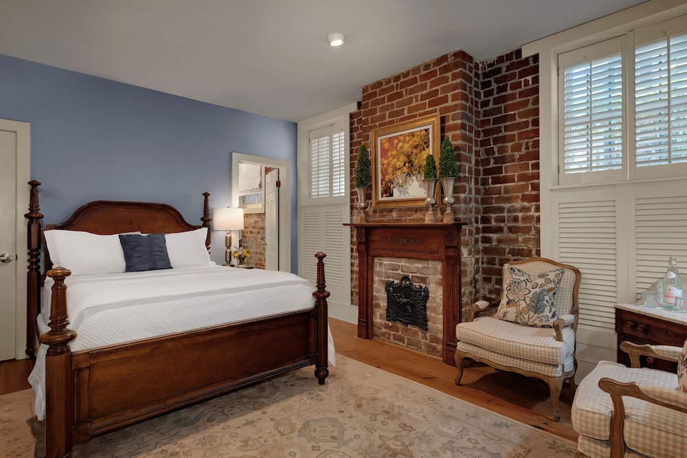 Hamilton-Turner Inn 11/50
