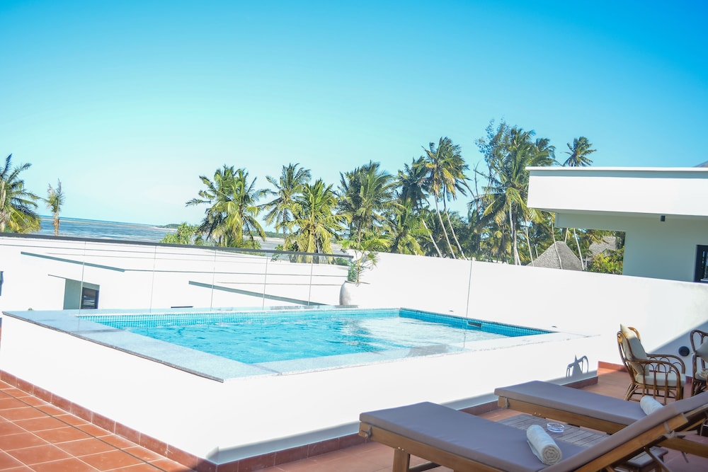 TOA Hotel & Spa 43/58