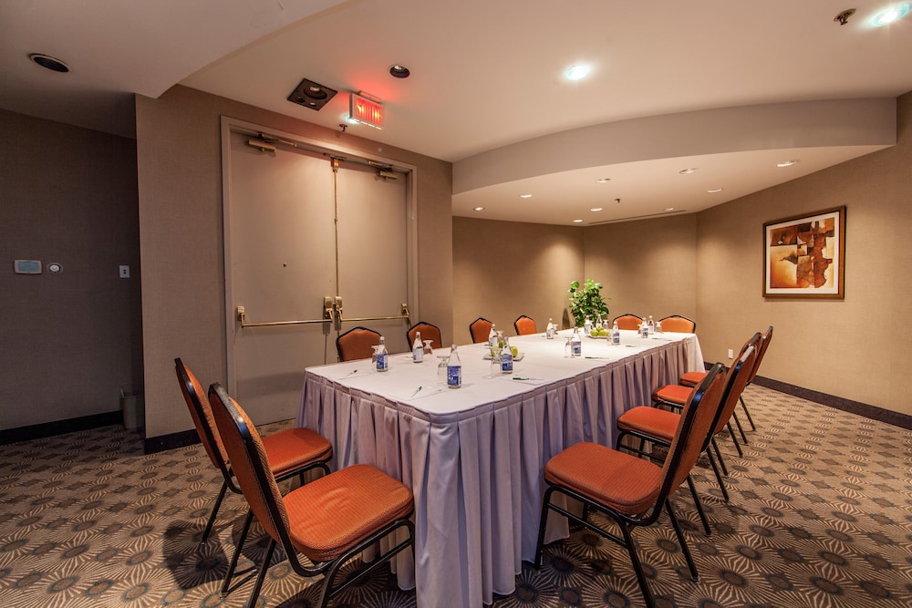 Holiday Inn Laval Montreal 64/80