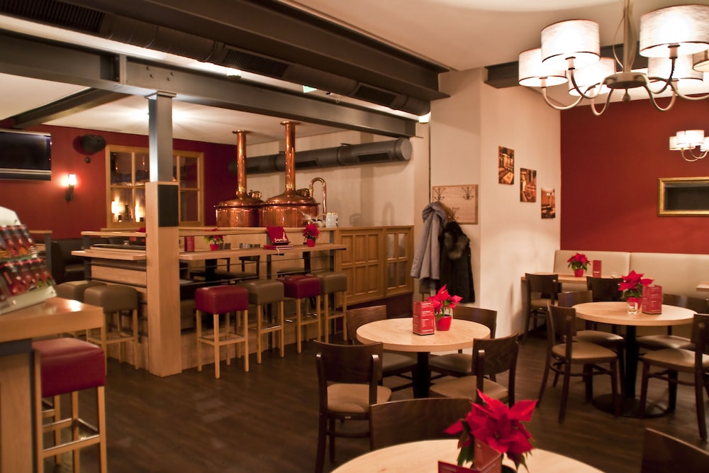 TROLL'S BRAUHAUS HOTEL 48/60