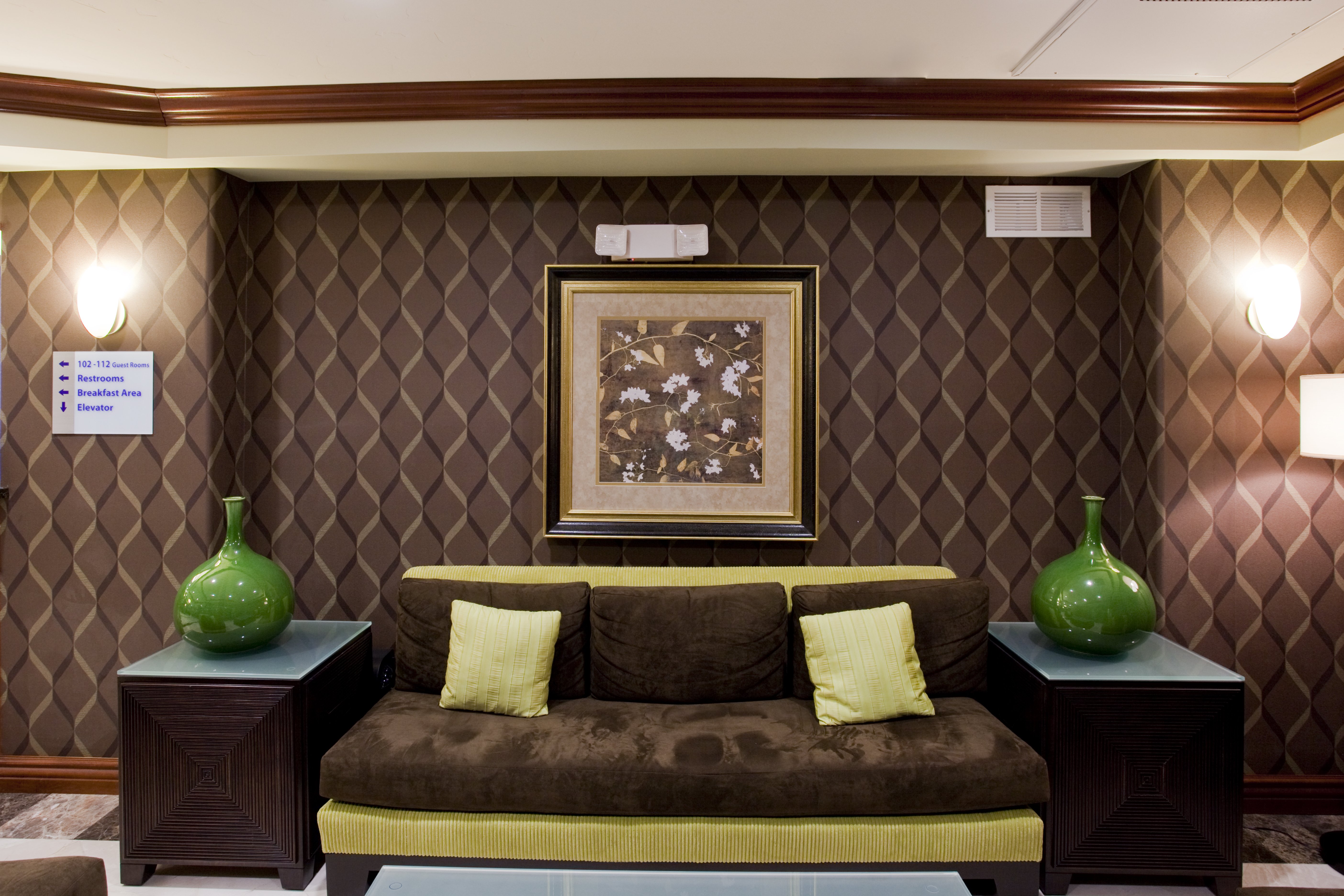 Holiday Inn Express Hotel And Suites Woodland Hills 37/52