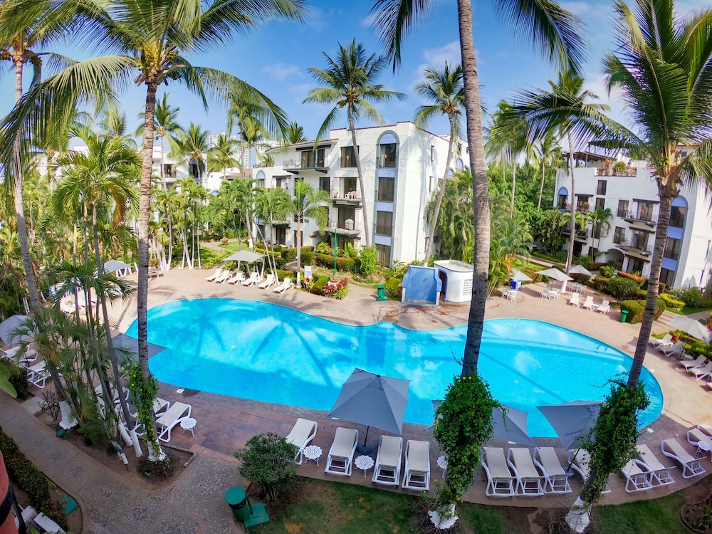 Puerto de Luna All Suites Hotel 56/63