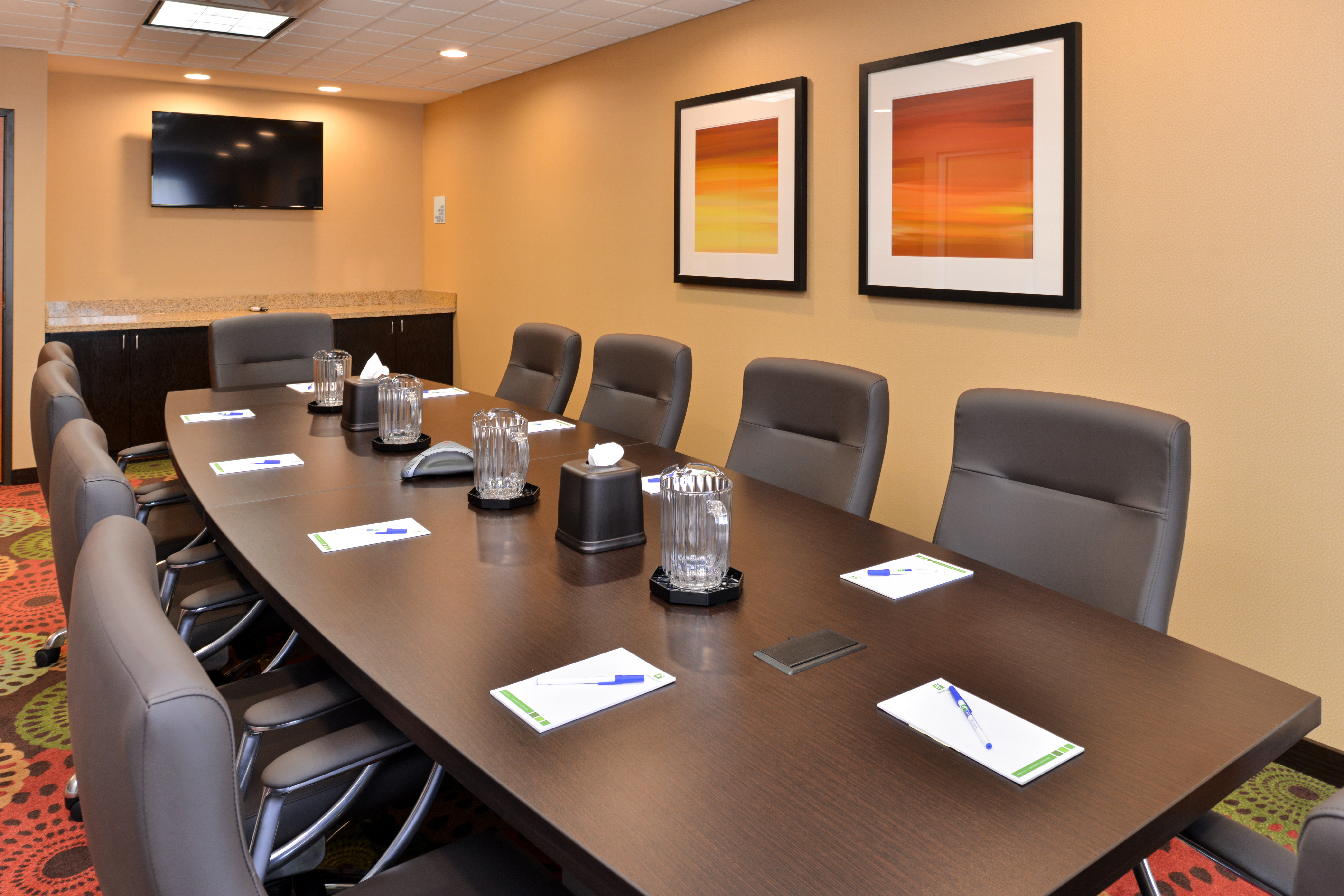 Holiday Inn Express And Suites Ironton 63/76