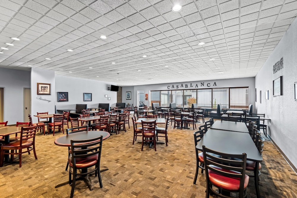 Quality Inn Fort Dodge 33/59