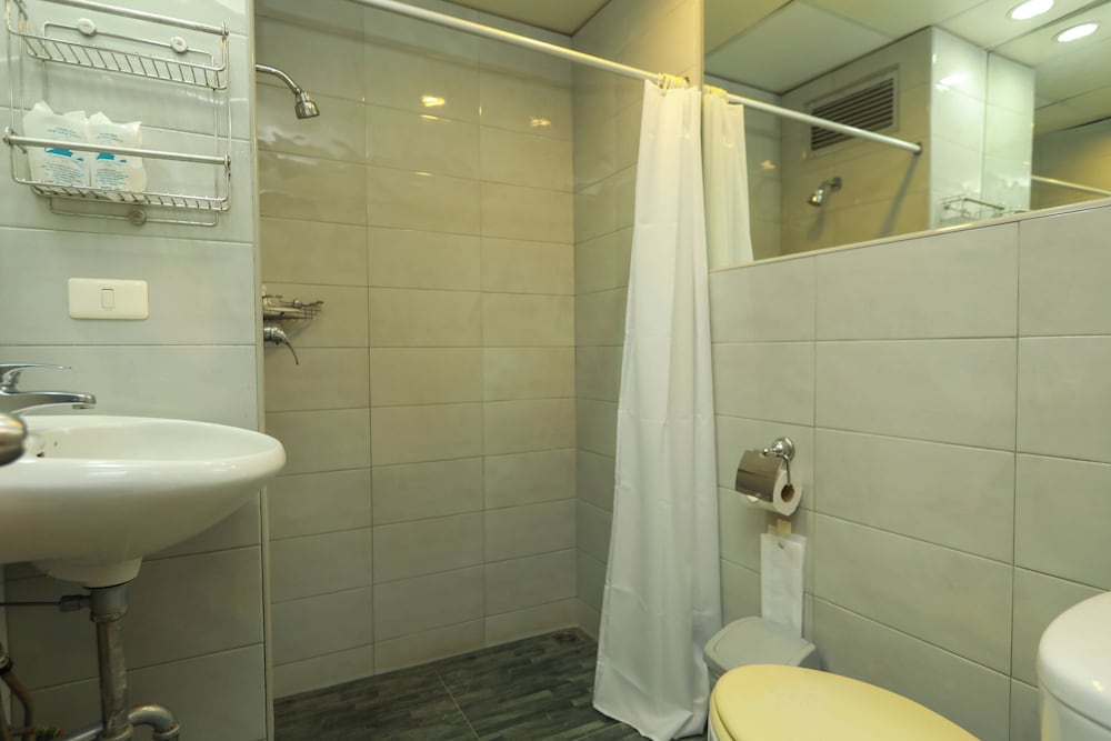 Flipper House Hotel Pattaya 44/48