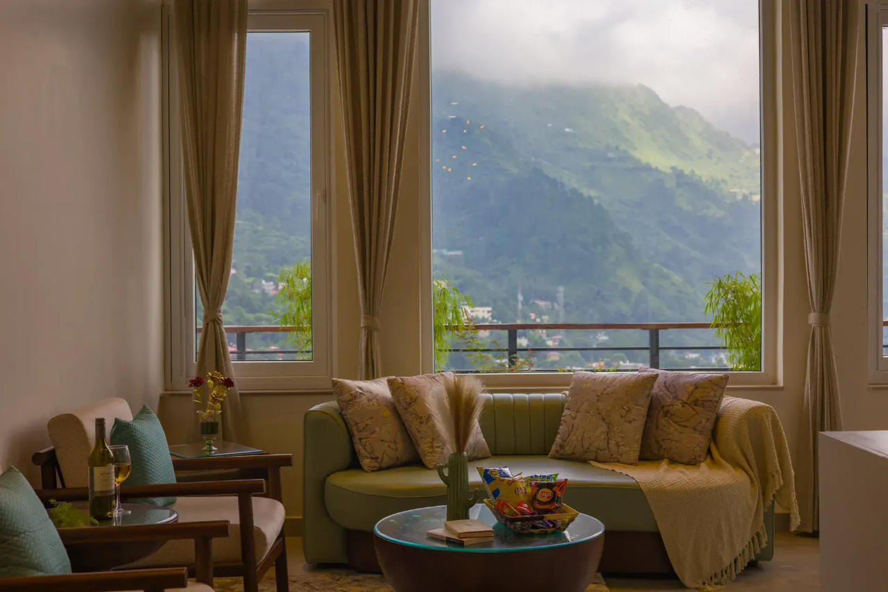 ELIVAAS 3 BHK with Terrace Near Lake View Antarmann Casa Mirage 10/14