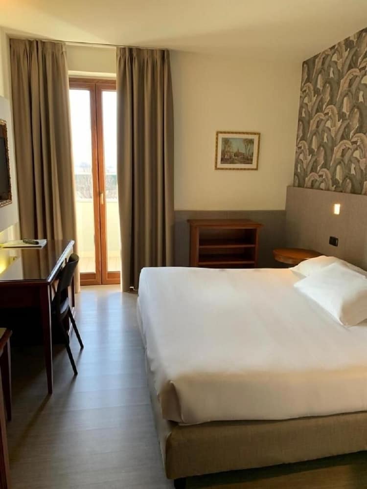 Hotel Gardenia 7/50