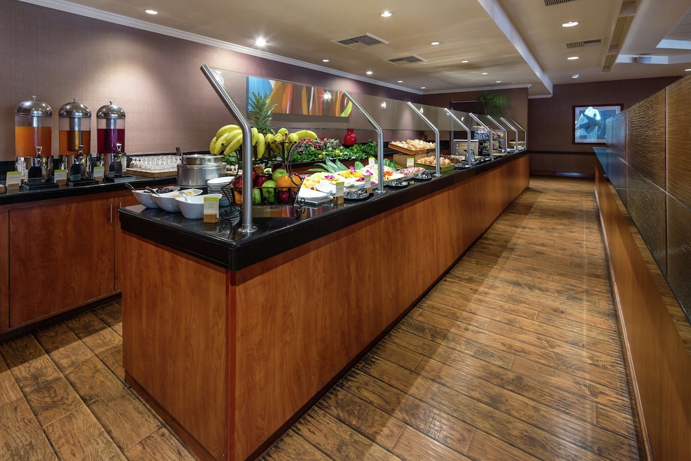 DoubleTree by Hilton Hotel Carson CA 15/84