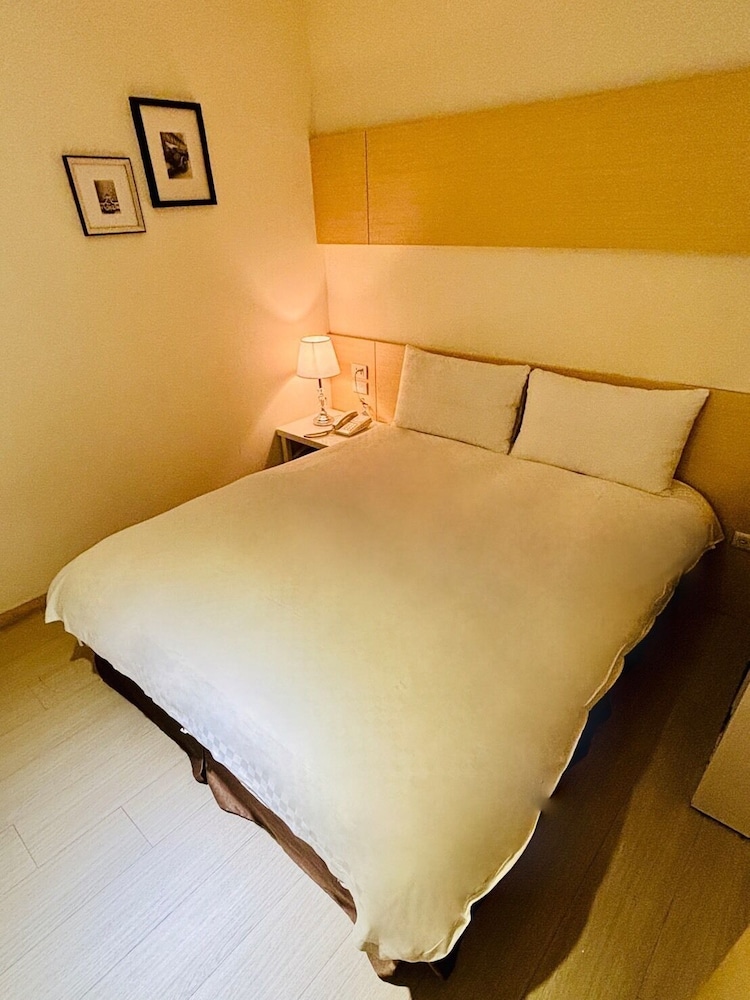 SUPERIOR, DOUBLE BED, NO WINDOW