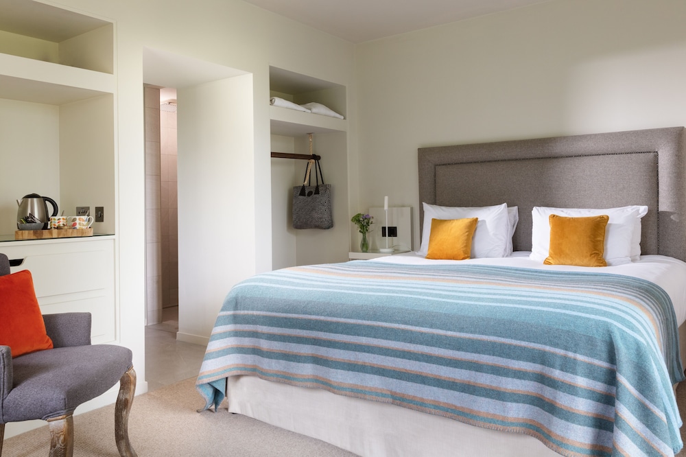 STANDARD, KING BED