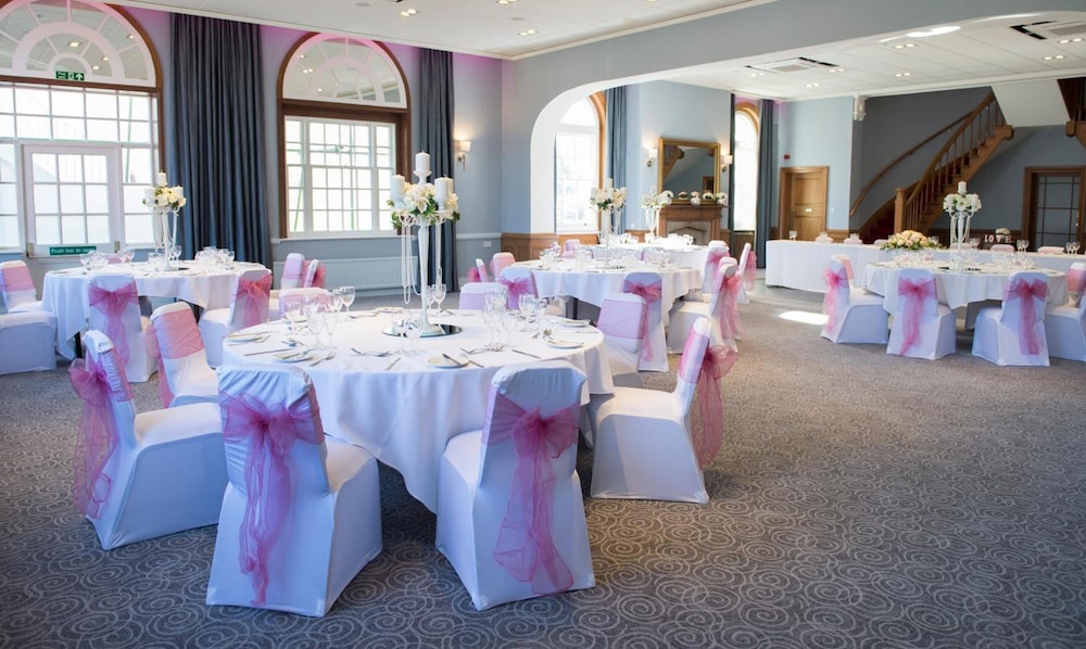 Hawkstone Park Hotel 35/42