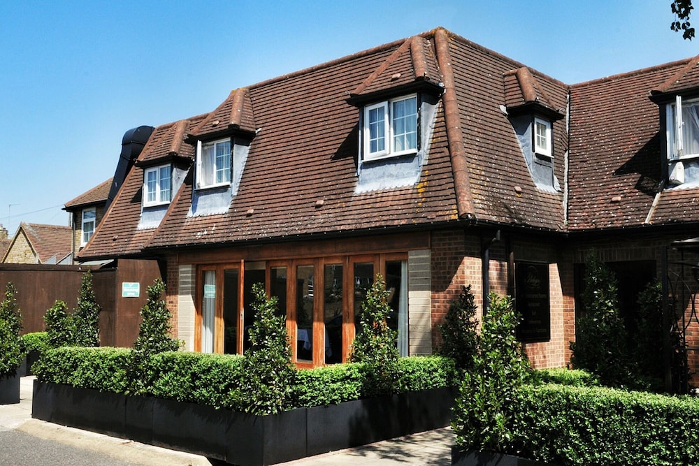 The Boleyn Hotel 47/50