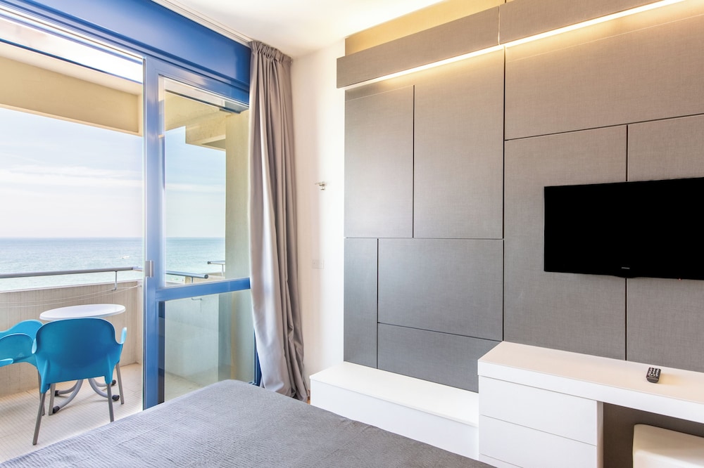 Hotel Baltic Riccione 56/68