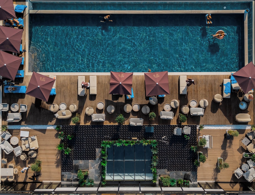 GRAND VM CONFERENCE & SPA 48/50