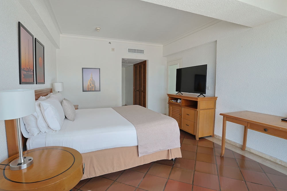 EXECUTIVE, KING BED